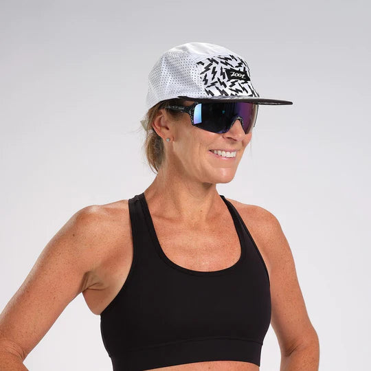 UNISEX TECH 5 - PANEL HAT - WHITE/BLACK